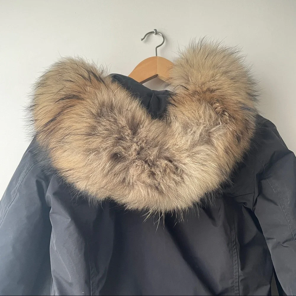 WOOLRICH Luxury Arctic Parka down coat with detachable raccoon fur (HOLD) - Picture 6 of 13